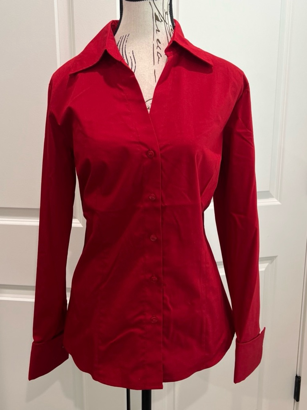 NWT Worthington Classic Women's Red Button-Up Shirt. Size medium